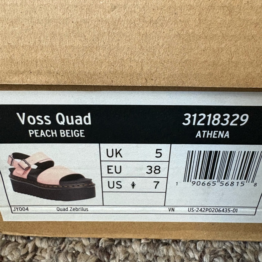 Dr. Martens Voss Quad Sandals in Peach and Beige nwt size 7